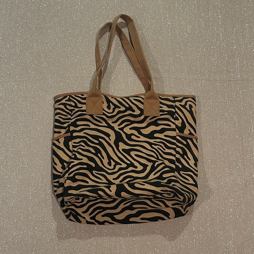 Large zebra print beach tote - Picture 5 of 9
